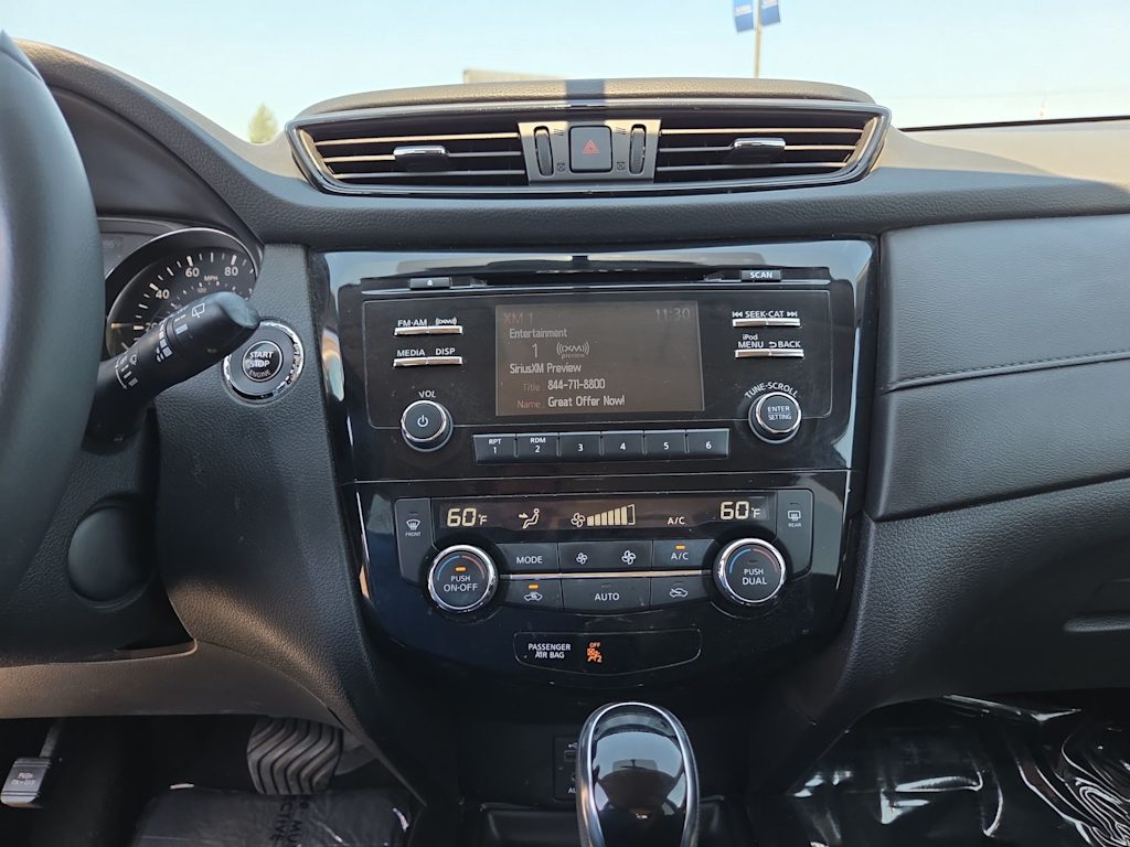 Thumbnail: 2017 Nissan Rogue - 15
