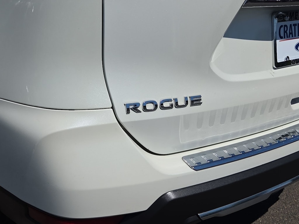 Thumbnail: 2017 Nissan Rogue - 7