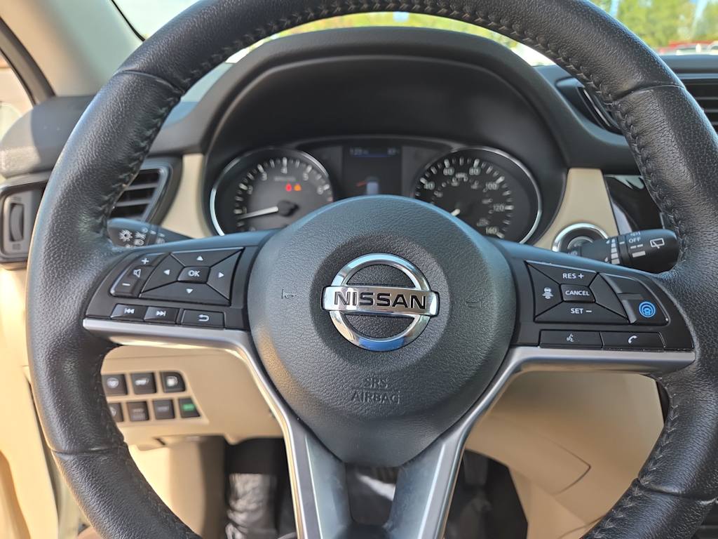 Thumbnail: 2020 Nissan Rogue - 10
