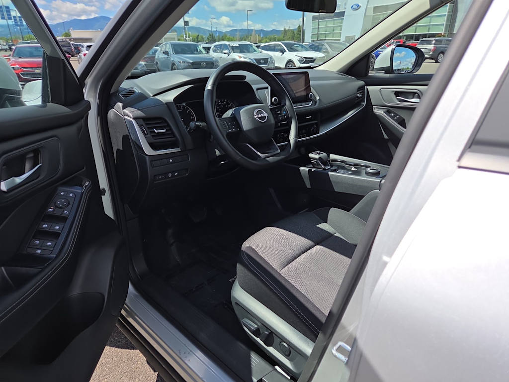 Thumbnail: 2025 Nissan Rogue - 2