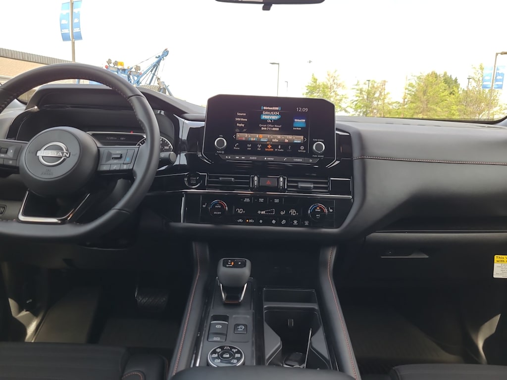 Thumbnail: 2025 Nissan Pathfinder - 2