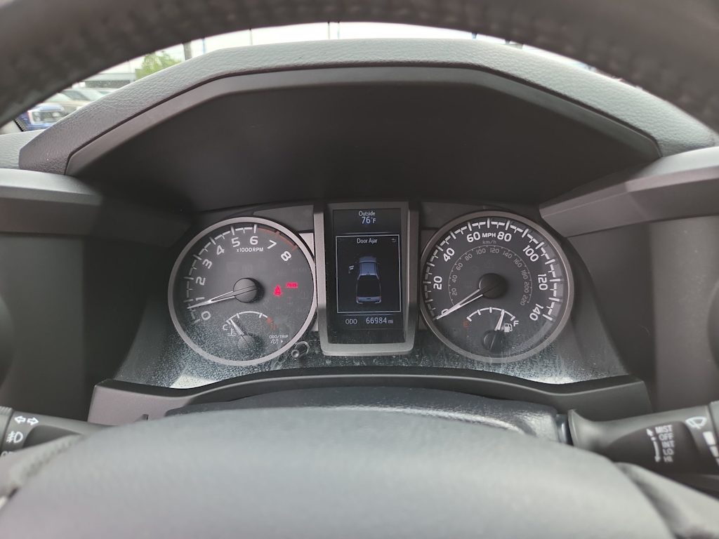 Thumbnail: 2018 Toyota Tacoma - 15
