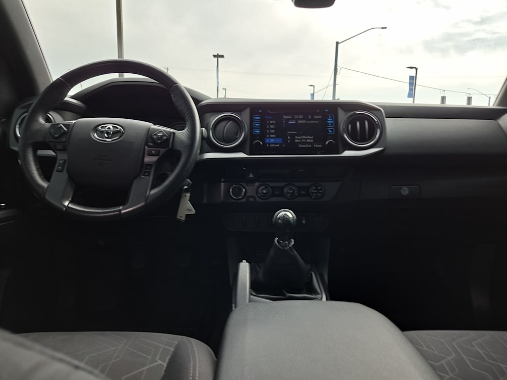 Thumbnail: 2018 Toyota Tacoma - 9