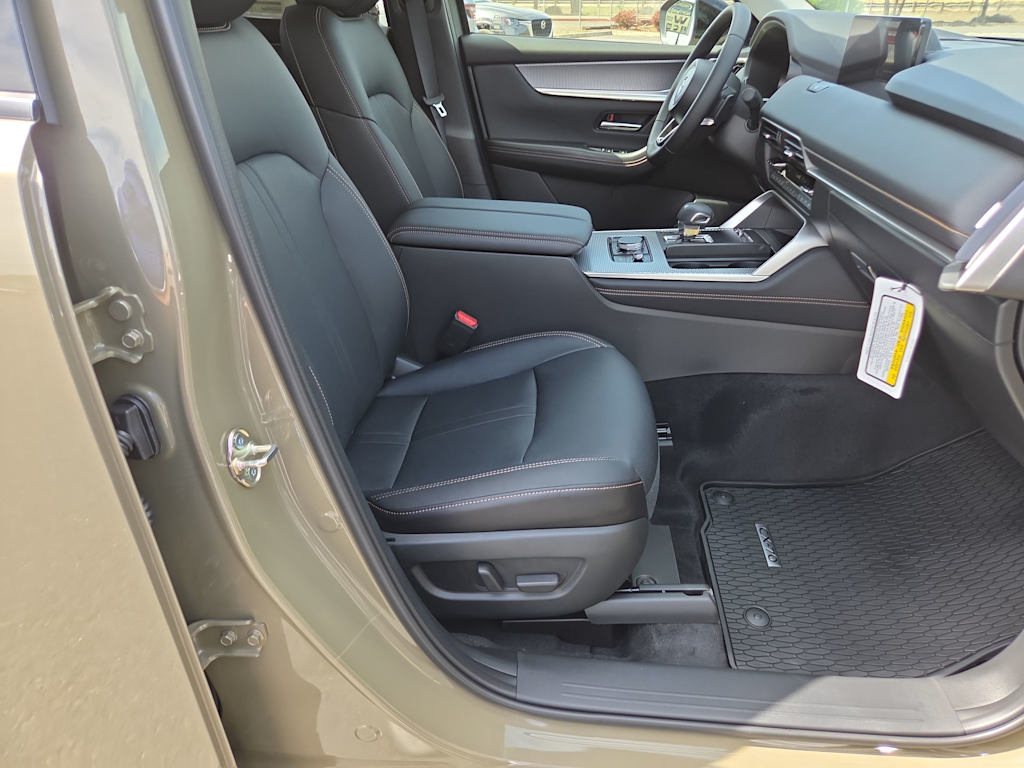 Thumbnail: 2026 Mazda CX-70 - 12