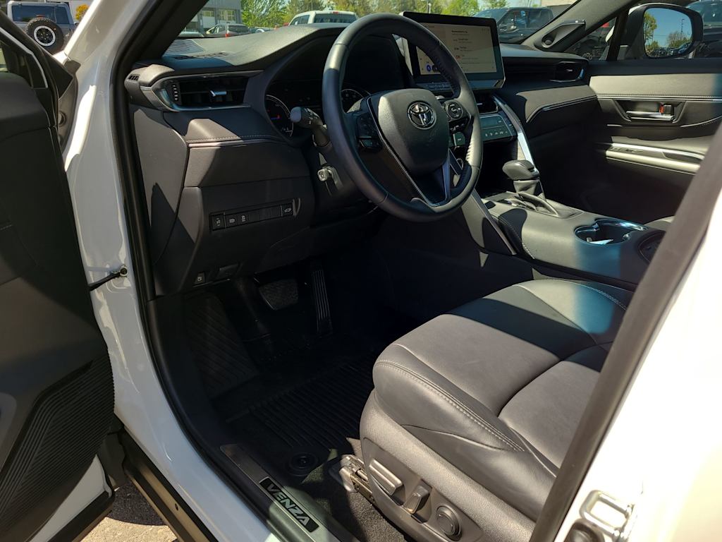 Thumbnail: 2023 Toyota Venza - 2