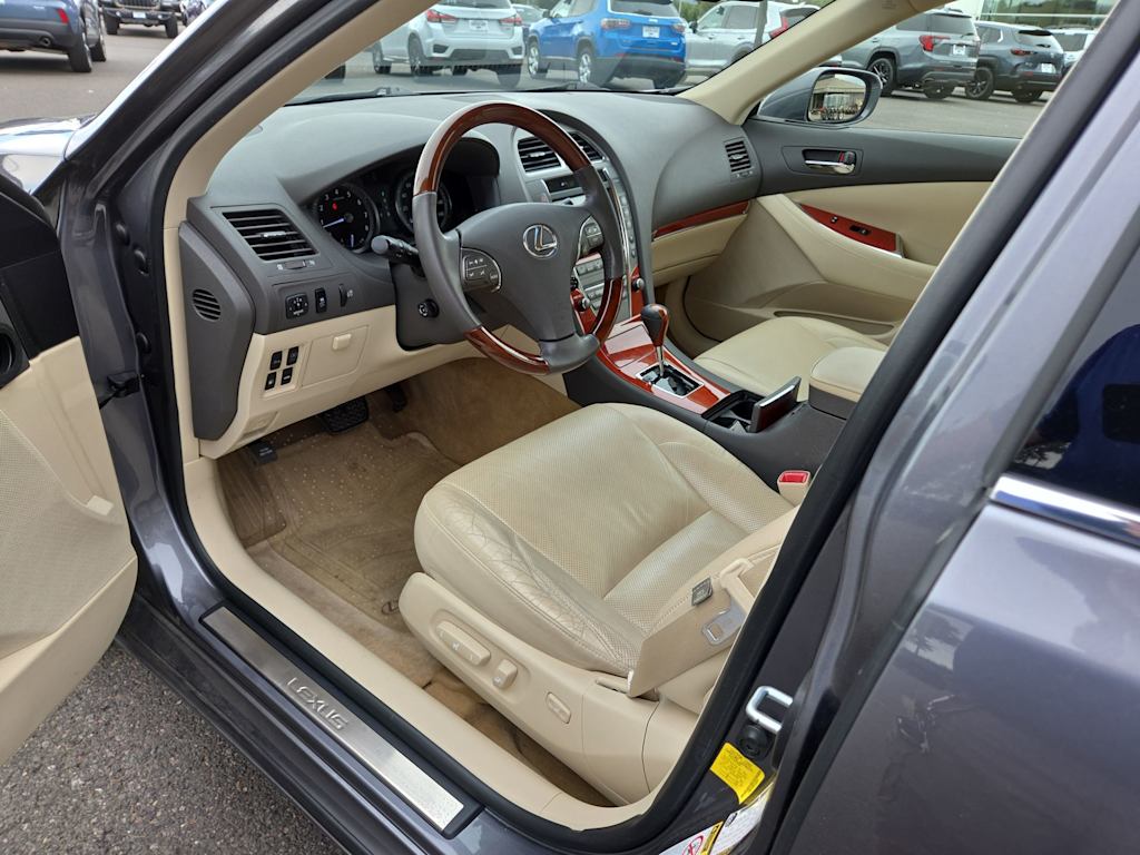 Thumbnail: 2012 Lexus ES - 2