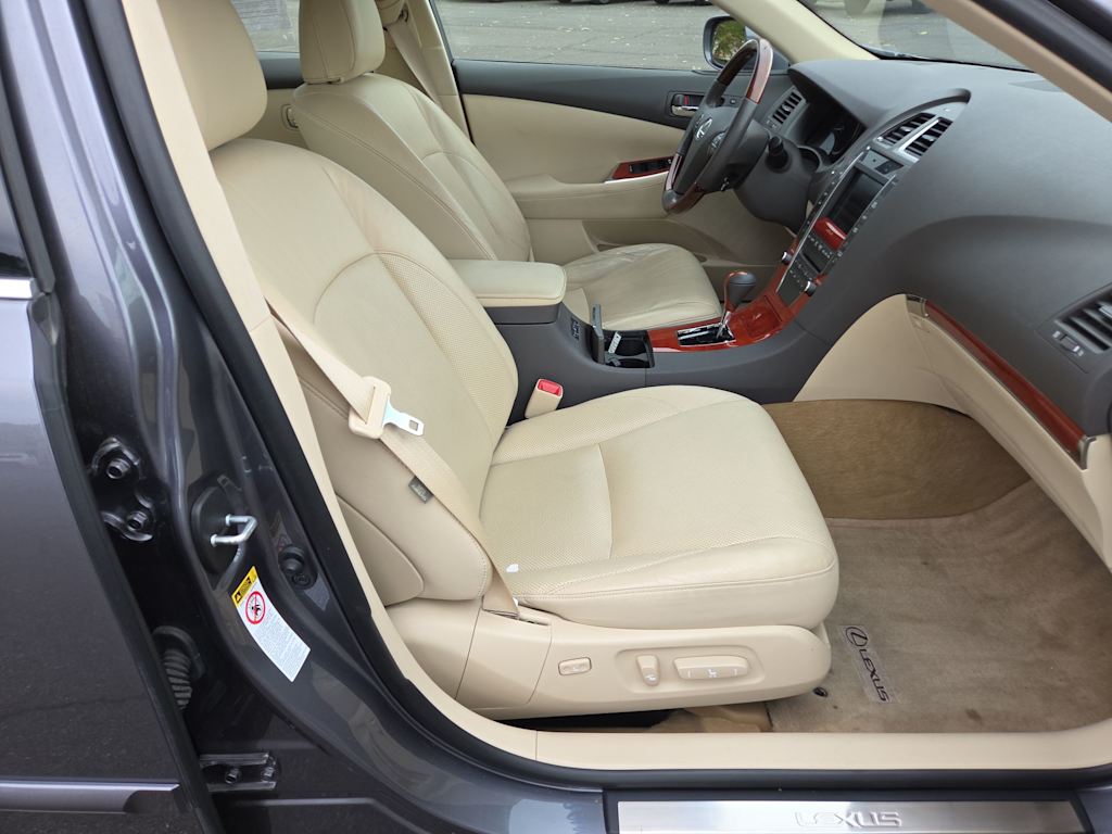 Thumbnail: 2012 Lexus ES - 11