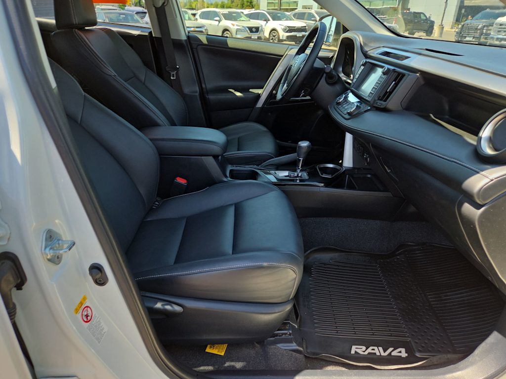 Thumbnail: 2016 Toyota RAV4 - 12