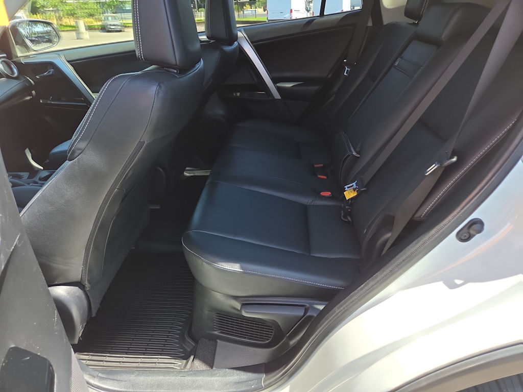 Thumbnail: 2016 Toyota RAV4 - 27