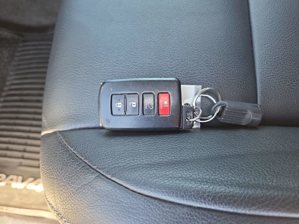 Thumbnail: 2016 Toyota RAV4 - 18