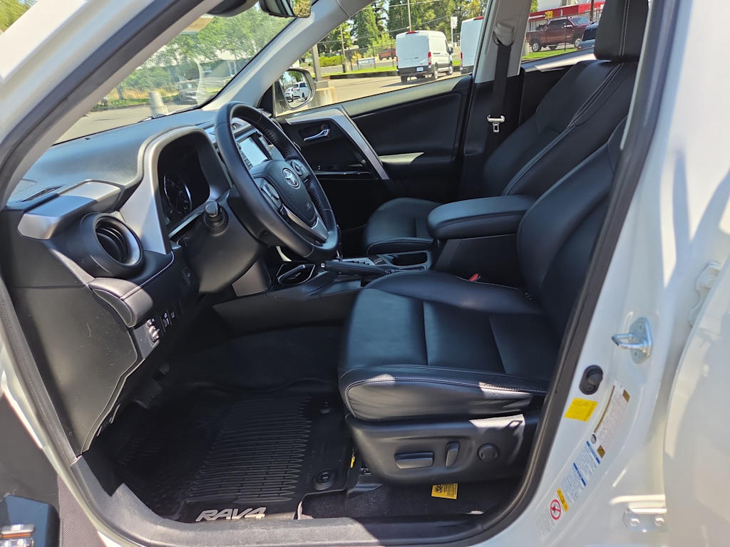 Thumbnail: 2016 Toyota RAV4 - 11