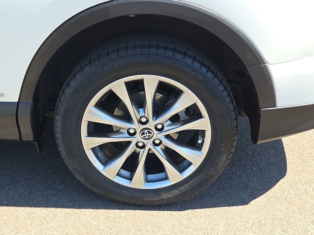 Thumbnail: 2016 Toyota RAV4 - 8