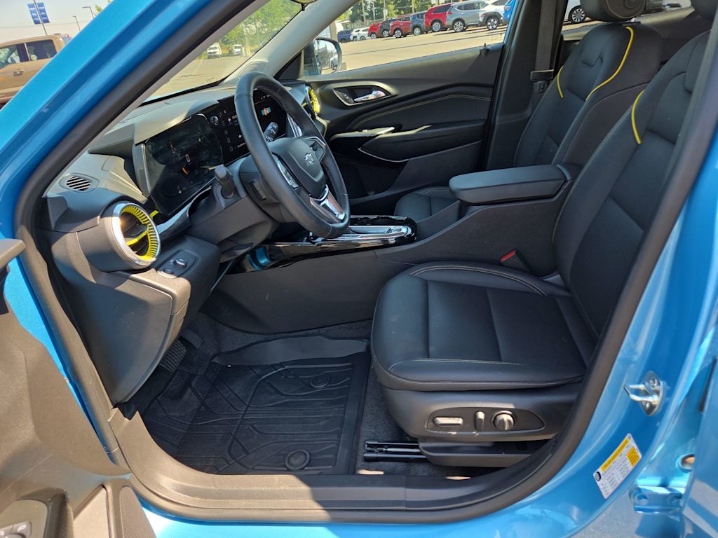 Thumbnail: 2025 Chevrolet Trax - 11