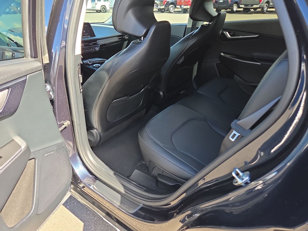 Thumbnail: 2022 Kia EV6 - 12