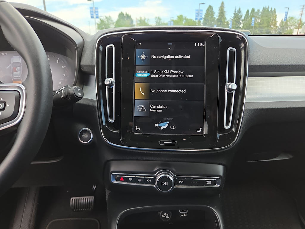 Thumbnail: 2022 Volvo XC40 - 14