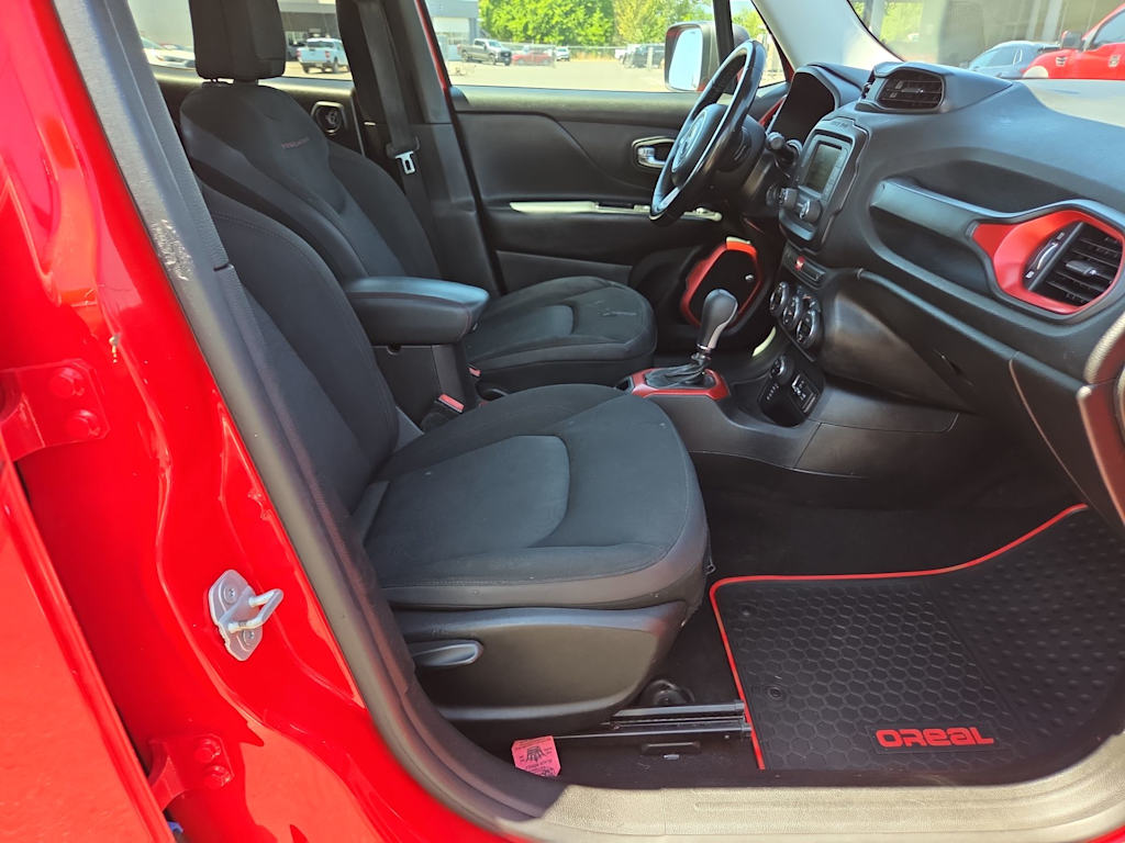Thumbnail: 2017 Jeep Renegade - 11