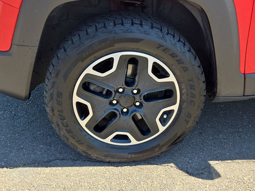 Thumbnail: 2017 Jeep Renegade - 8
