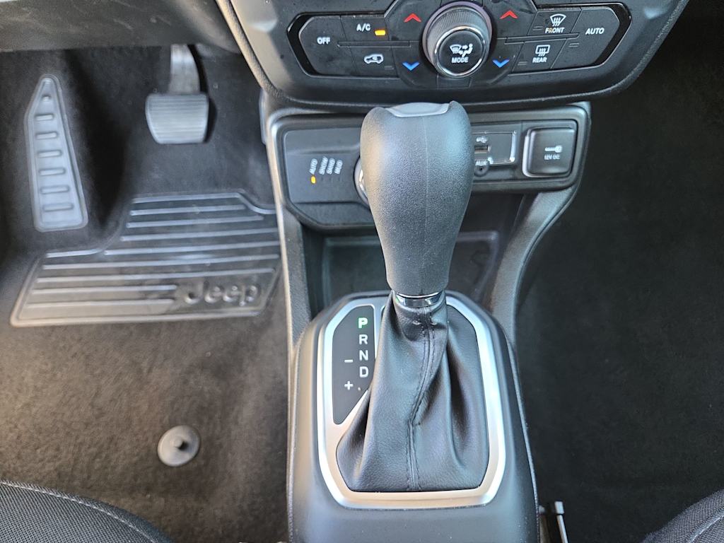 Thumbnail: 2023 Jeep Renegade - 15