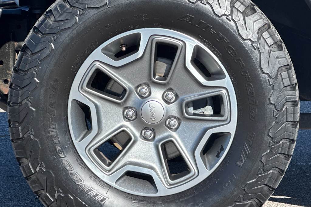 Thumbnail: 2013 Jeep Wrangler - 8