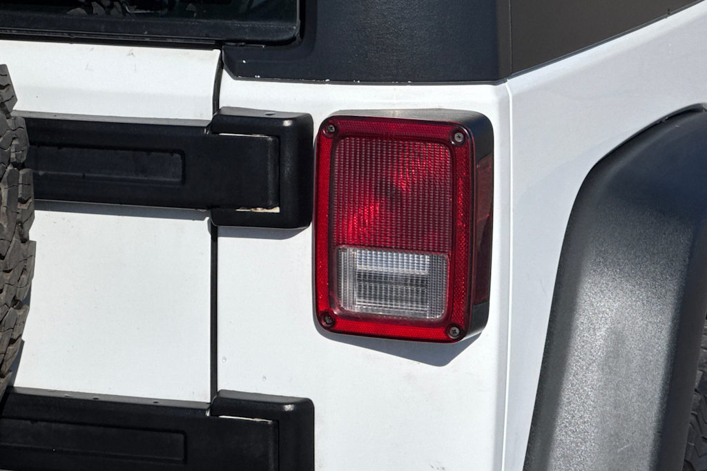 Thumbnail: 2013 Jeep Wrangler - 27