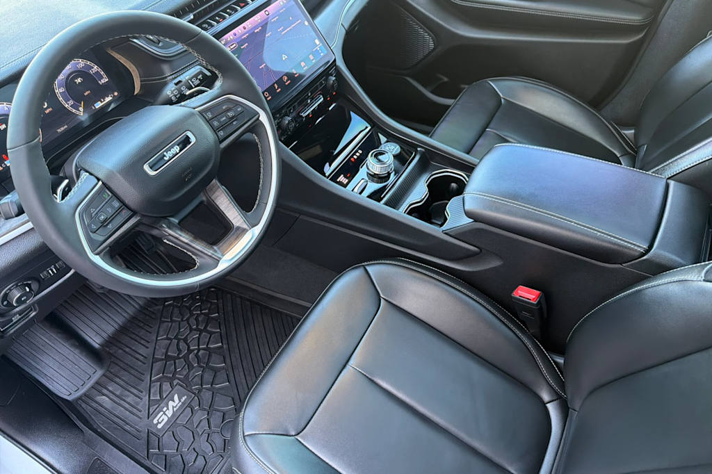 Thumbnail: 2025 Jeep Grand Cherokee - 8