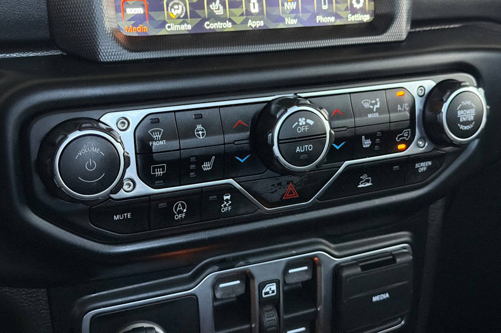 Thumbnail: 2020 Jeep Gladiator - 24