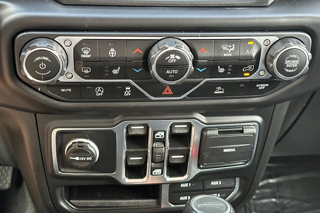 Thumbnail: 2020 Jeep Gladiator - 24