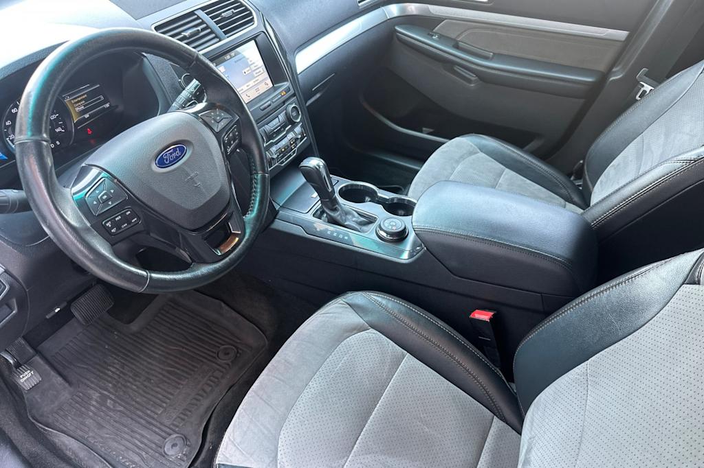 Thumbnail: 2017 Ford Explorer - 8