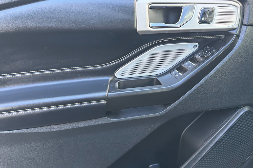 Thumbnail: 2020 Ford Explorer - 20