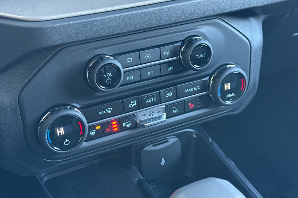 Thumbnail: 2025 Ford Bronco - 24