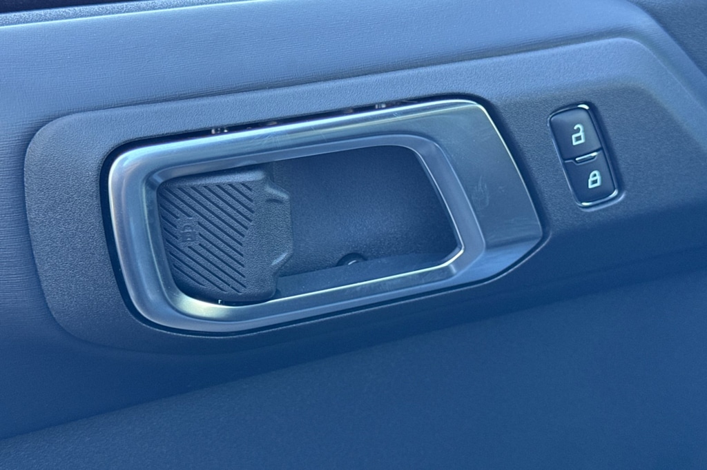 Thumbnail: 2025 Ford Bronco - 20