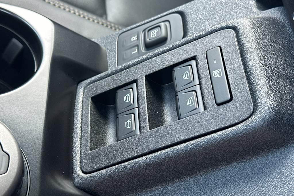 Thumbnail: 2025 Ford Bronco - 14