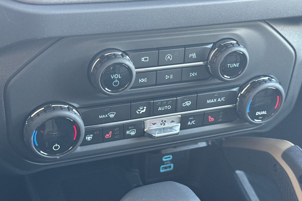 Thumbnail: 2025 Ford Bronco - 25