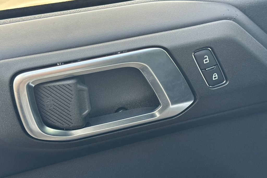 Thumbnail: 2025 Ford Bronco - 21