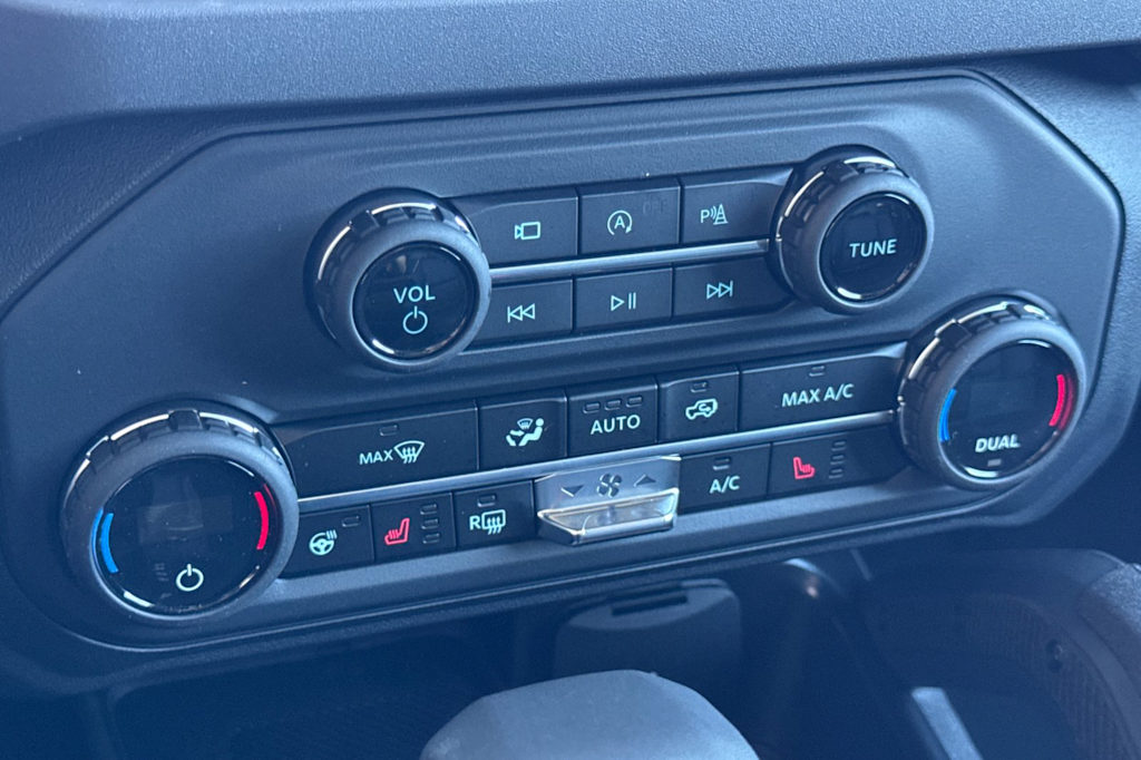 Thumbnail: 2025 Ford Bronco - 24