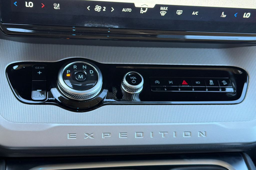 Thumbnail: 2026 Ford Expedition MAX - 24