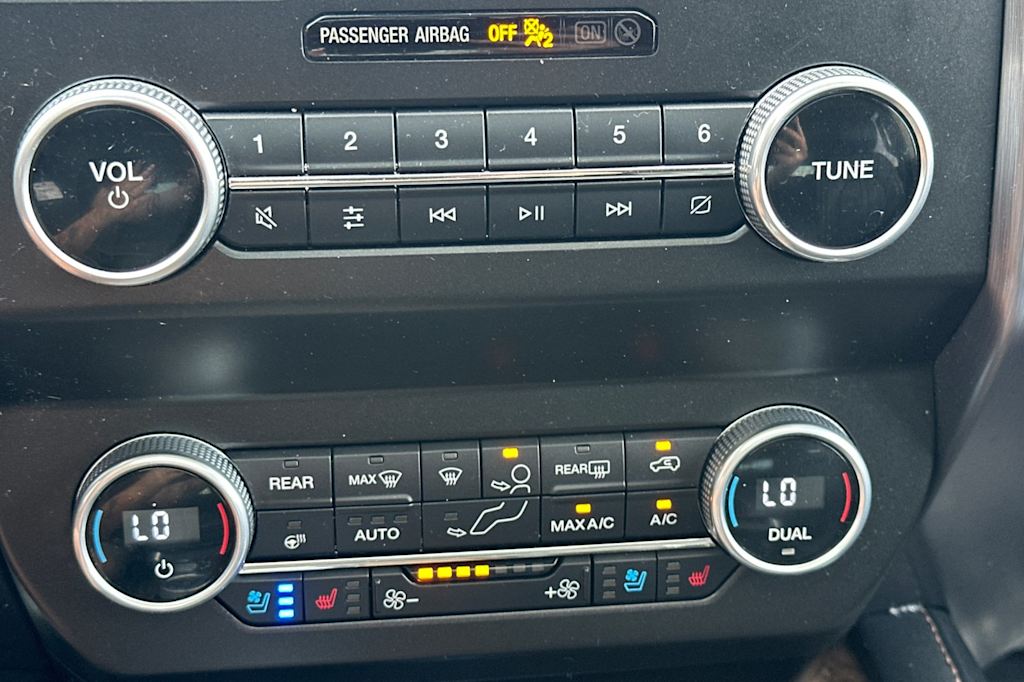 Thumbnail: 2021 Ford Expedition - 25