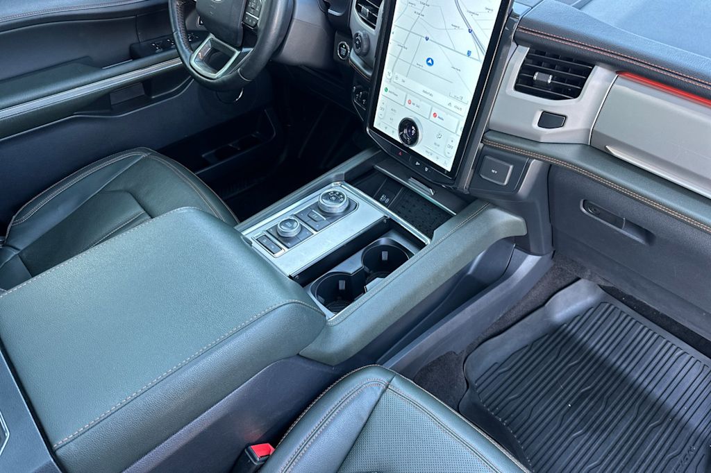 Thumbnail: 2022 Ford Expedition - 10