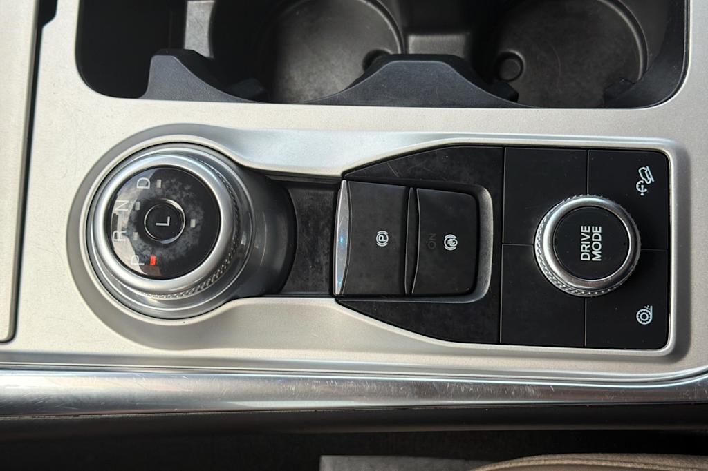 Thumbnail: 2022 Ford Explorer - 24