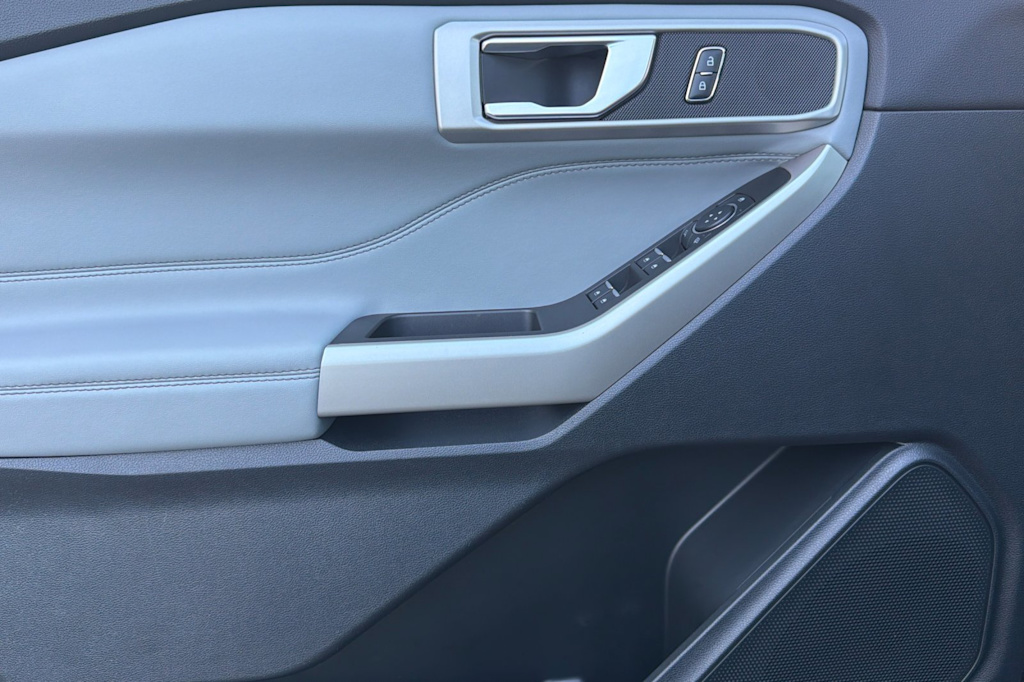 Thumbnail: 2023 Ford Explorer - 19
