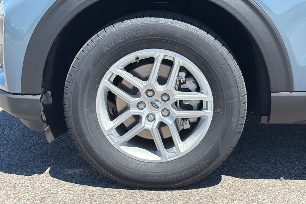 Thumbnail: 2026 Ford Explorer - 7