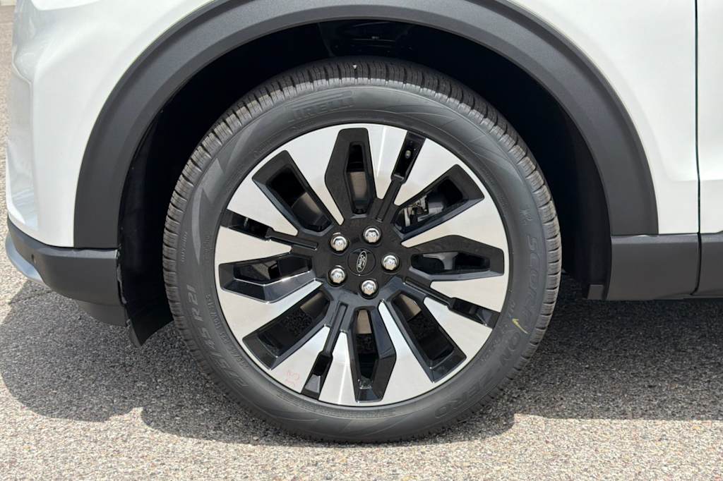 Thumbnail: 2026 Ford Explorer - 7
