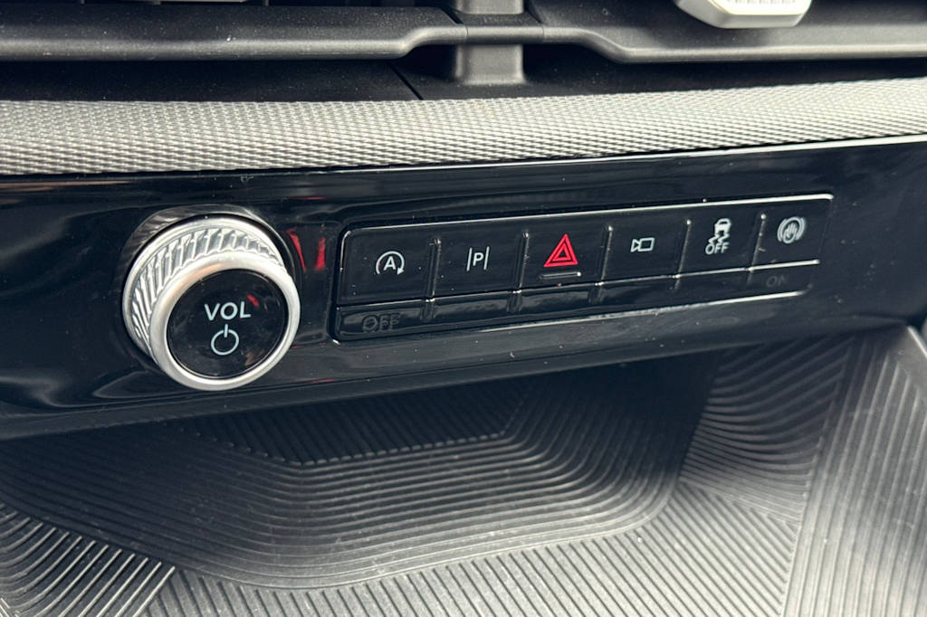 Thumbnail: 2025 Ford Explorer - 26