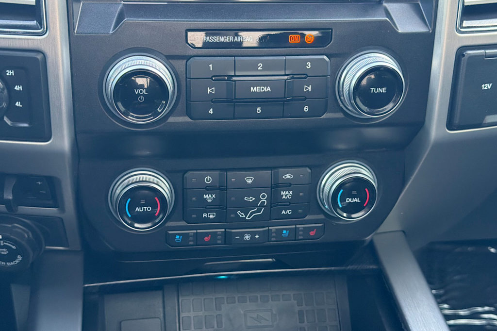 Thumbnail: 2020 Ford F-250 - 23