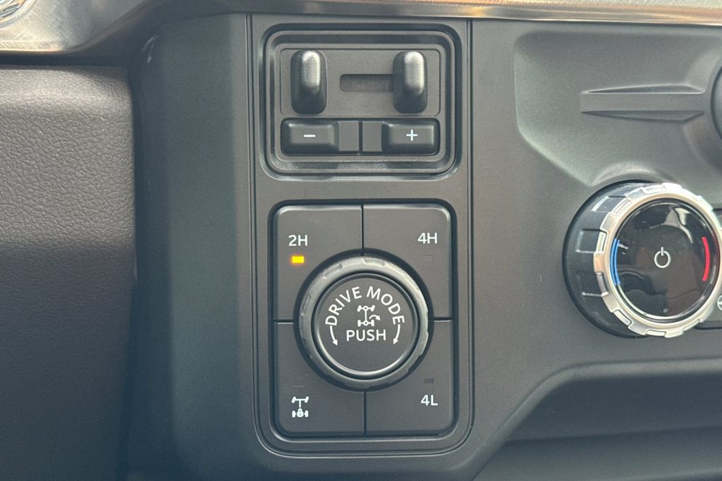 Thumbnail: 2025 Ford F-350 - 30