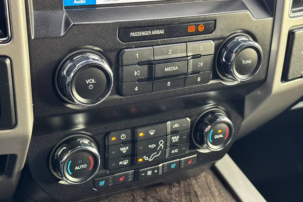 Thumbnail: 2019 Ford F-350 - 23