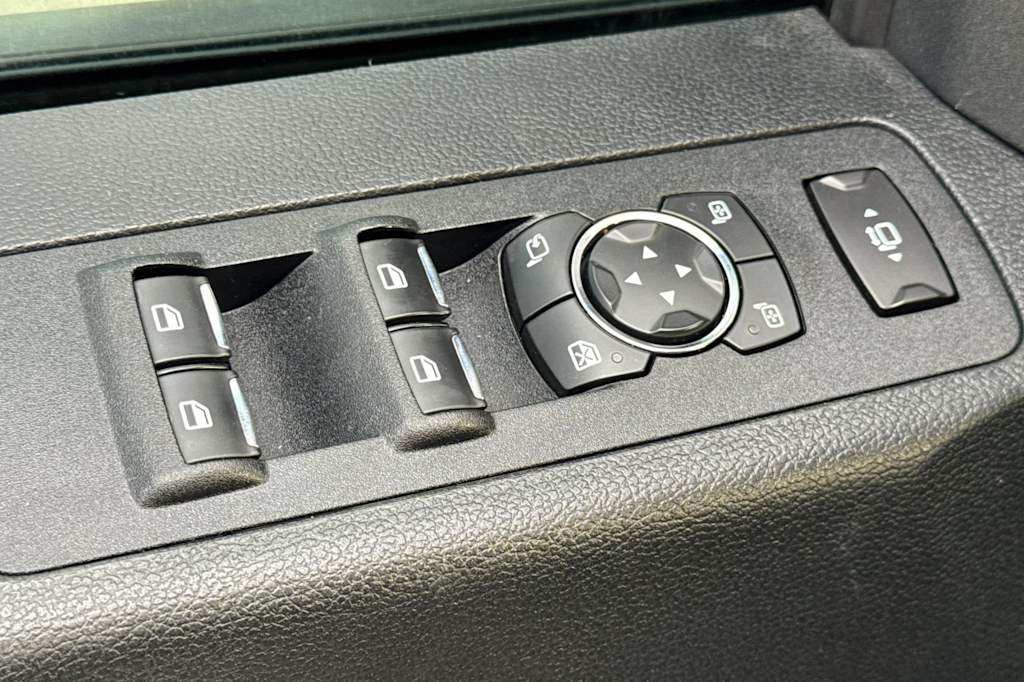 Thumbnail: 2019 Ford F-350 - 20