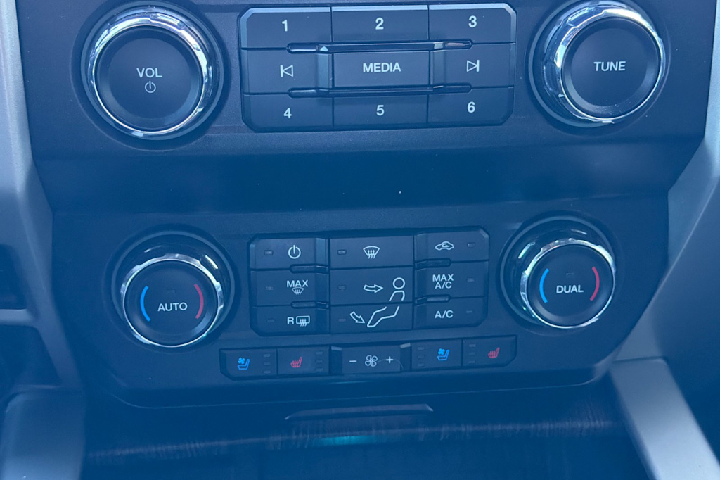 Thumbnail: 2021 Ford F-350 - 24