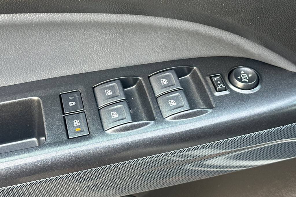 Thumbnail: 2020 Chevrolet Colorado - 22