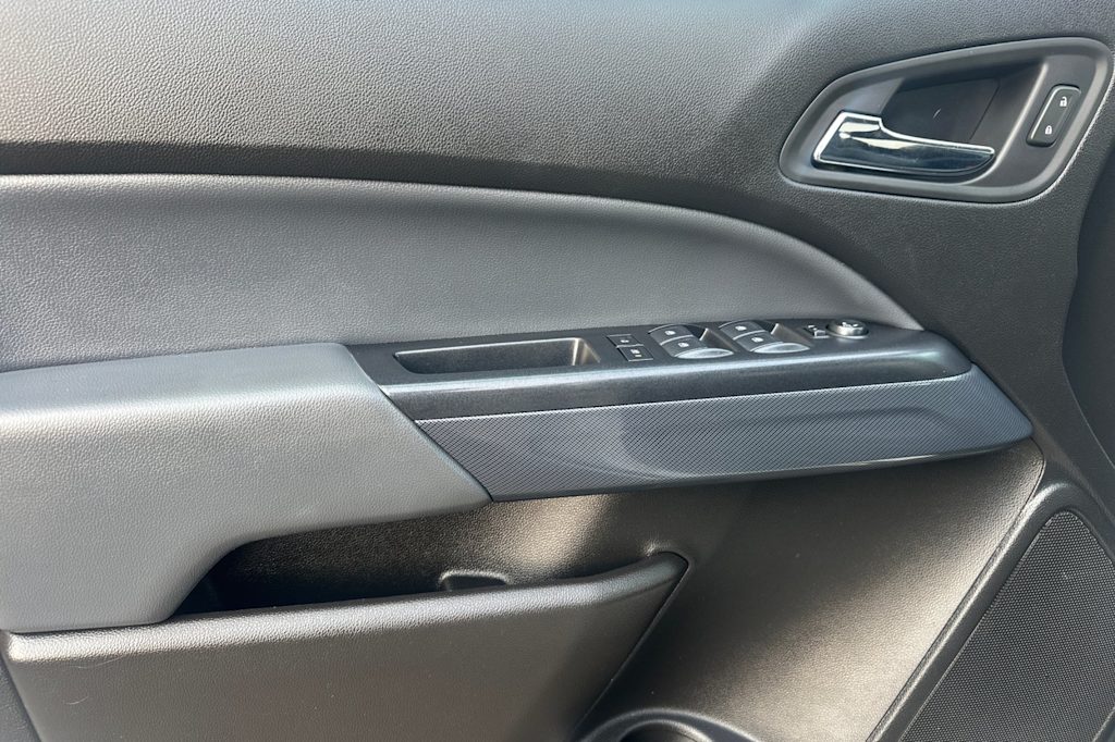 Thumbnail: 2020 Chevrolet Colorado - 21